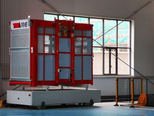 Q345B Steel 2000kg Per Cart Construction Hoist Lift For Passenger Material