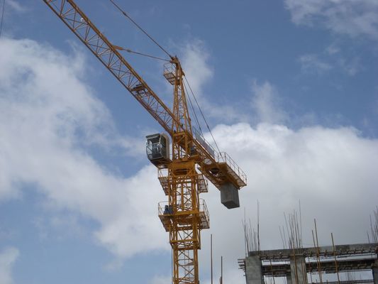 سعر جيد موقع البناء 16t 70 متر برج البناء رافعة مقاومة للصدأ الانترنت