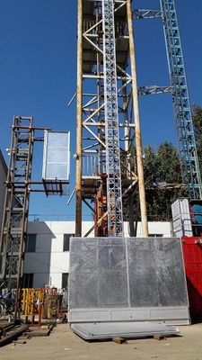 مادة بناء ذات عمود واحد 21m / min مصعد بناء خارجي